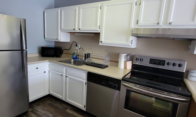 Elkins Park Apartment | Discover a guest-exclusive haven in our modern, spacious apartment