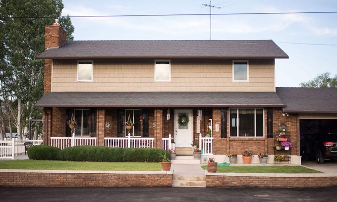 Panguitch House | Discover Bryce Canyon nearby, cozy 2-bedroom guesthouse