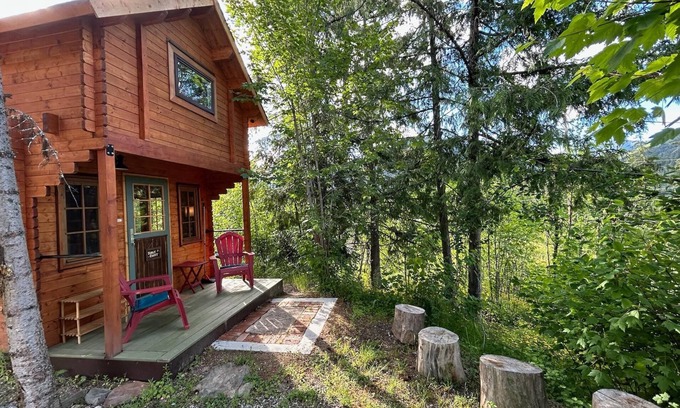 Nelson Cabin | Discover Funky Bunky: Your Rustic Retreat 5 Min from Nelson