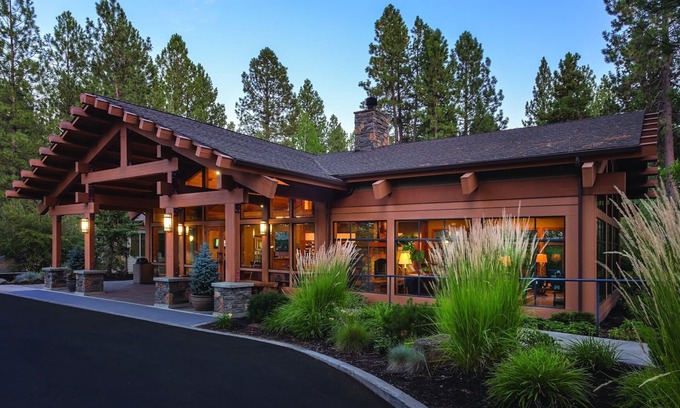 Bend Resort | Discover impressive restaurants and breweries!