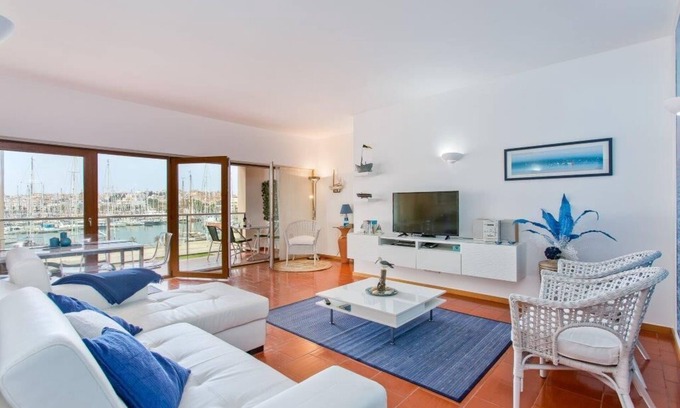 Telheiro Apartment | DISCOVER Marina CAIS - 2 bedroom apartment for Family or Friends