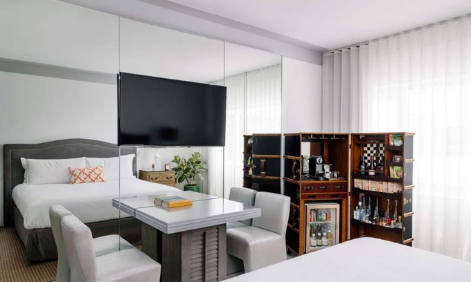 City Center Hotel | Discover the Charm of Miami Beach! Oceanfront Property with Direct Beach Access!