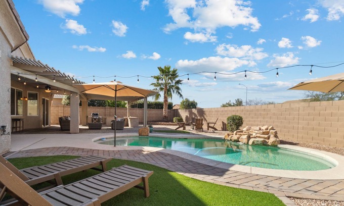 Northwest Ranch House | Discover the magic of Surprise & Phoenix in this contemporary home