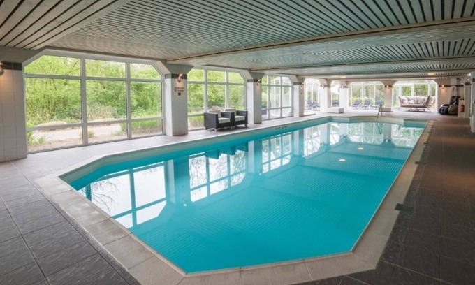 Ellecom Hotel | Discover the Perfect Nature Getaway Close to Burgers Zoo | Swimming Pool