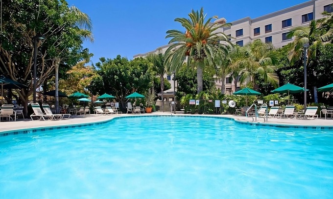 Anaheim Resort Hotel | Disneyland Trip Near Coral Tree Park w/Full Kitchens! Pets Allowed & Parking!