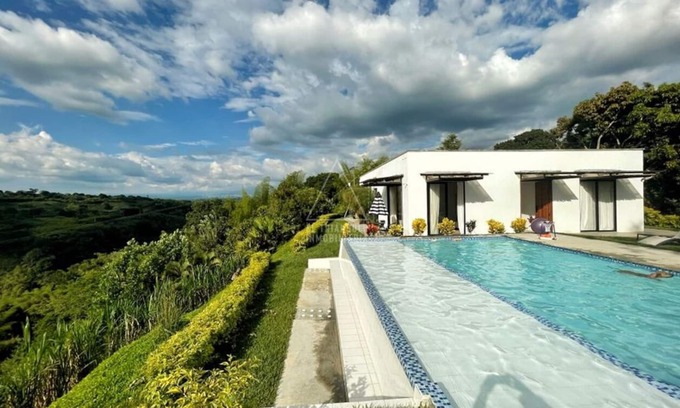 La Tebaida House | Dive Into Paradise: 3BR, Pool & Views Near Salento!