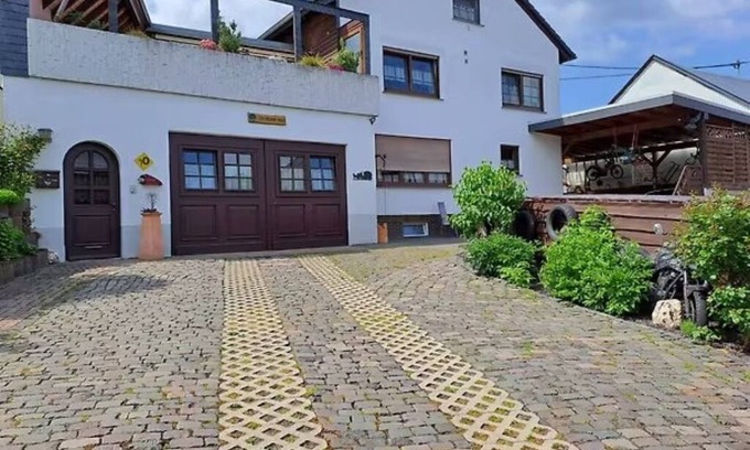 Lieg Apartment | Do-Meyer-Fewo 1 & 2 - Pet-friendly apartments for up to 12 guests in Lieg