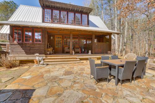 Argo House | Dock, Canoe and Patio Lakeside Cottage in Alabama