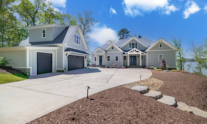 Wise House | Dock Holiday | Magnificent Main Lake Views | Hot Tub!