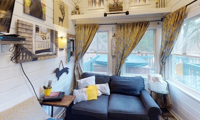 Carbon Hill Cottage | Dog and Butterfly, Hot tub, swimming/fishing pond