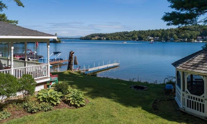 Lochmere House | Dog, boat, and family friendly house with private dock on Lake Winnisquam