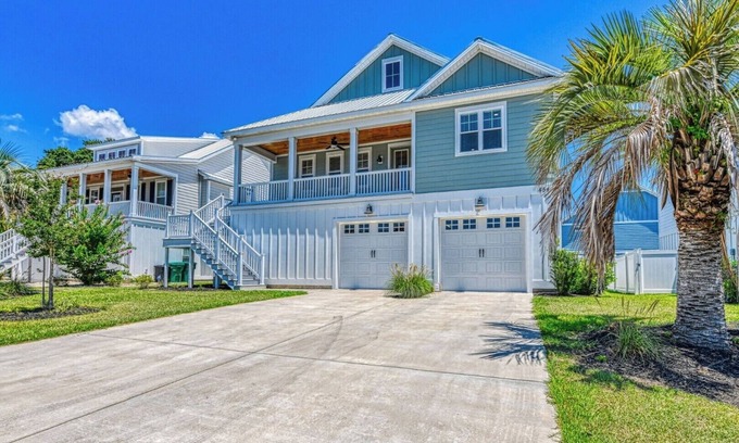 Murrells Inlet House | Dog Friendly! 3 bedroom, 2.5 bath house near the MarshWalk