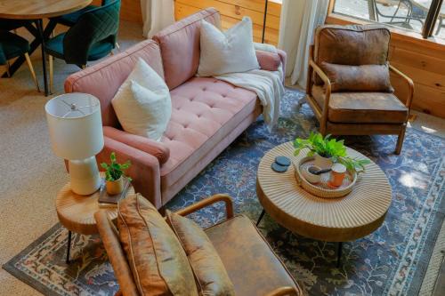 The Woods House | Dog-Friendly A-Frame with Firepit and Fall Foliage