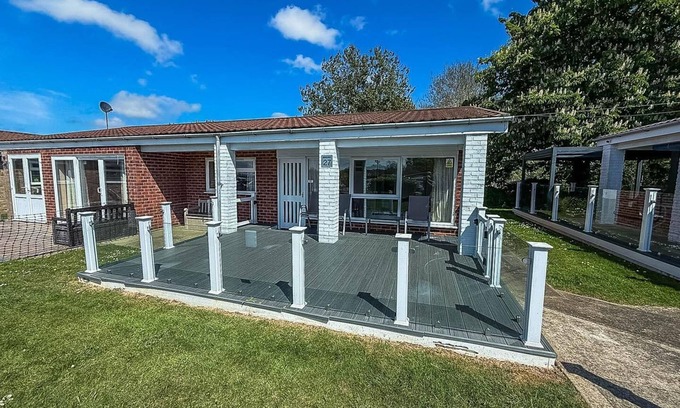 Oulton Broad Ski Chalet | Dog friendly chalet at Broadland Park and Marina in Lowestoft ref 12027B