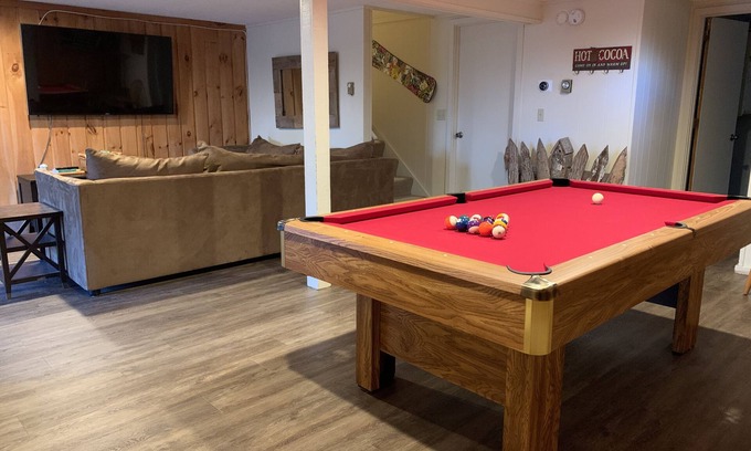 Wilmington Ski Chalet | Dog Friendly Chalet in the Woods w/Pool, Mt. Snow, VT
