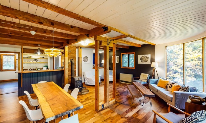 Warren Cottage | Dog-friendly cottage on acreage with nearby creek & wood stove