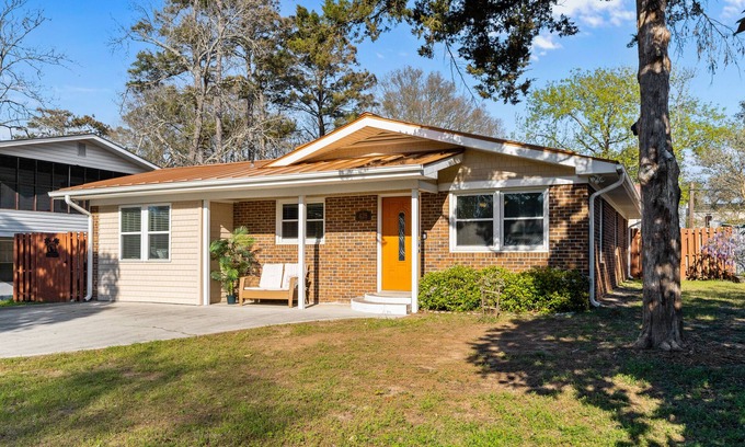Long Beach House | Dog-friendly cottage with fenced yard - stroll to beach, pier, dining, shops