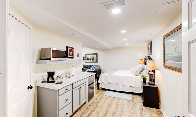 Kennesaw Apartment | Dog-friendly getaway with kitchenette, AC, WiFi, & streaming capable TV