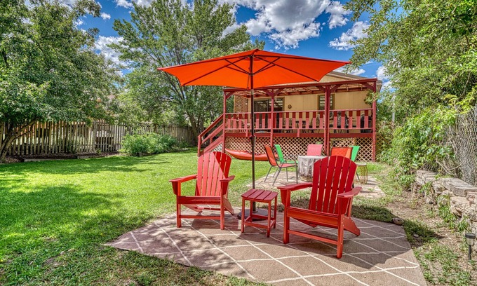 Salida House | Dog Friendly Heart of the Rockies River Getaway!