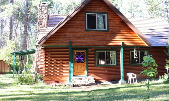 Klamath Lake Cabin | Dog-friendly Home with Hot Tub - Near Crater Lake National Park