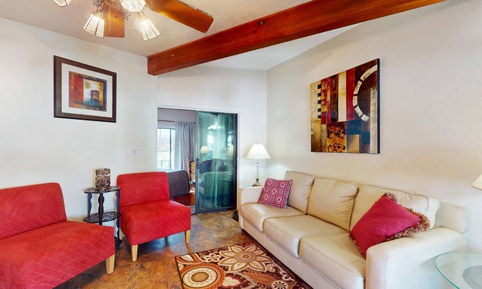 Happy Trails House | Dog-friendly manufactured with pools, sauna, hot tubs, pickleball, gym, golf, AC