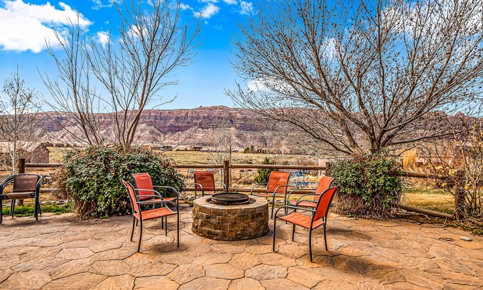 Moab South Valley House | Dog-friendly, mountain view home with private hot tub, central AC, and fireplace