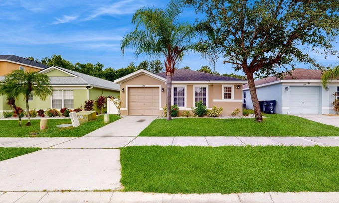 Sandy Ridge House | Dog-friendly, private pool , central AC, full kitchen, WiFi, Snow-bird friendly