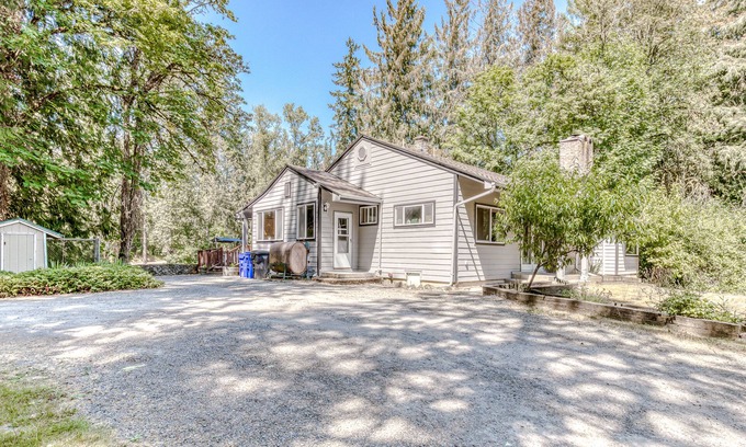 Molalla House | Dog-Friendly Riverfront Retreat with Private Hot Tub, Firepit & Free WiFi
