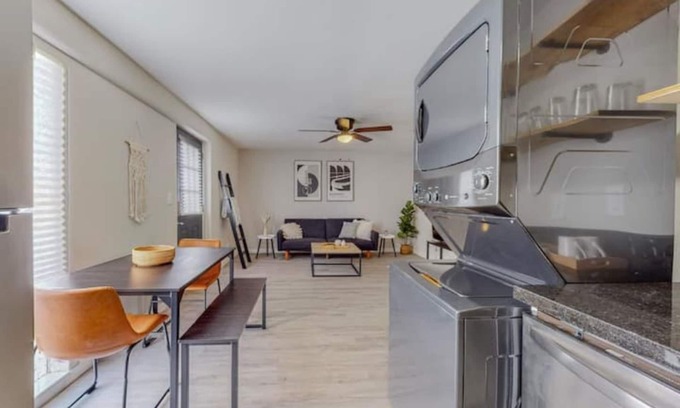 Pueblo Alto Apartment | ⟫ Dog Run & Courtyard 2 Bedroom Apt w/King Bed W&D