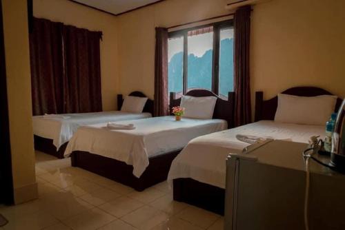 Vang Vieng House | DokPhut Guesthouse
