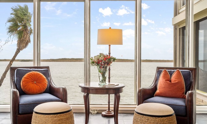 Port Aransas Condo | Dolphin Views & Adventure at Your Doorstep