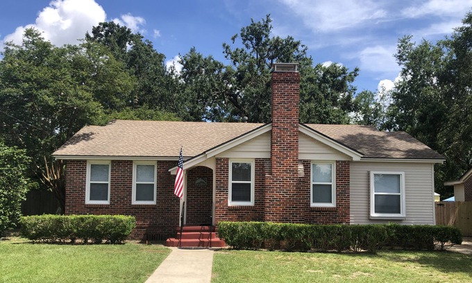 Southeast Pensacola House | Dolphina House-East Hill! 9 Miles from Pensacola Beach! Dog Friendly!