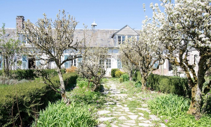 Morvillers-Saint-Saturnin House | Domaine de Saint-Saturnin