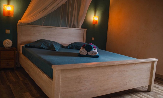 Saint-Louis Villa | Domaine Babwala, sa Villa Avec Piscine, son Bungalow et son Jardin Tropical