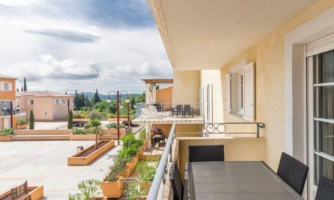 Tourrettes Apartment | Domaine de Camiole 4P8B