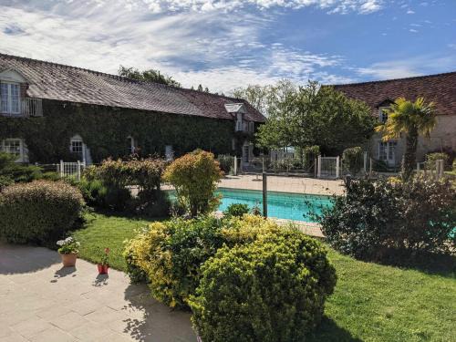 Averdon Bed & Breakfast | Domaine de Champouteau - Gîtes et Chambres d'hôtes