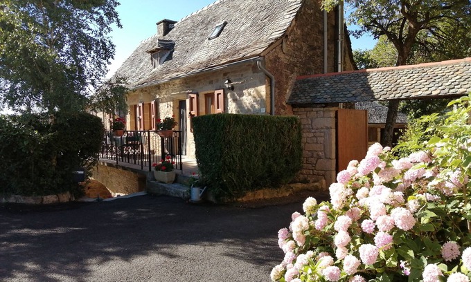 Estaing House | Domaine de Majorac Estaing Aveyron Gîte no. 1 "Le 1765