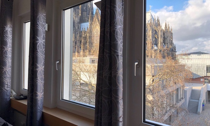 Innenstadt Apartment | DomBlick! Beautiful apartment - super central - in the heart of Cologne