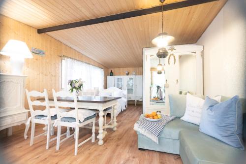 Stegna Apartment | Domek W Sadzie (część lewa)