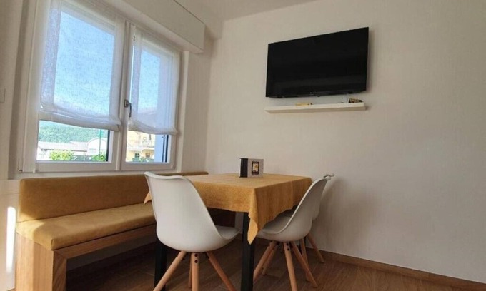 Levico Terme Apartment | Domus Helios Piano Giardino Giardino