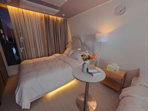 Seongnae-dong Apartment | Dongseongro DSR&U Hotel room