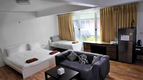 Nana Cabin | Doodle Lodge Bangkok