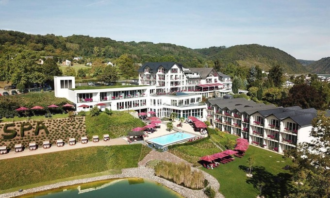 Alken House | Doppelzimme Deluxe Wellnesdusche-sd Ratenore BI 2P - Moselstern Parkhotel Krähennest