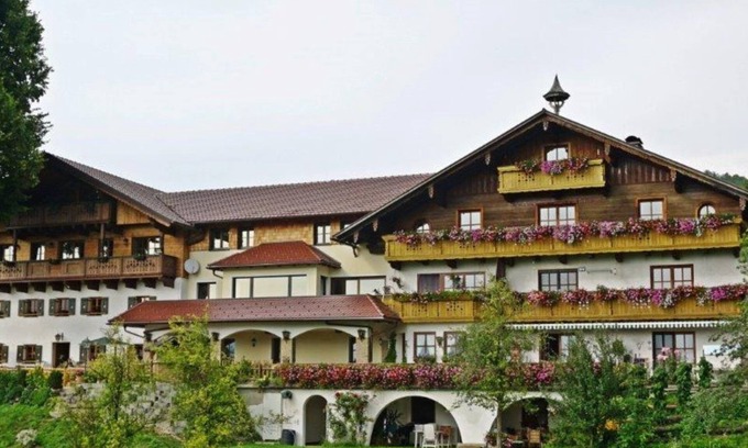 Steinbach am Attersee Apartment | Doppelzimmer Birne - Bauernhof Grablerhof