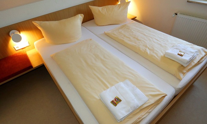 Rheinhausen Cottage | Doppelzimmer, Kat A, Nichtraucher, WC und Dusche - Hotel Werneths Landgasthof Hirschen