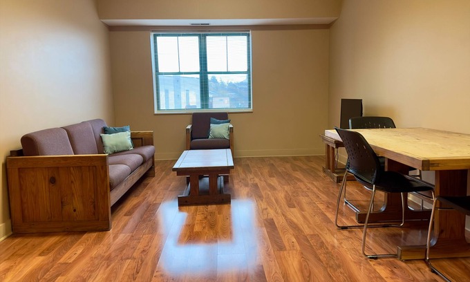 Auburn Apartment | Dorm-Style Suite located in the center of downtown Auburn, NY
