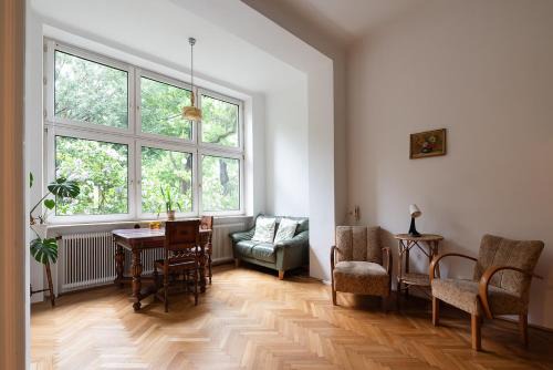 Penzing Apartment | Dornröschenschlaf am Stadtrand mit Anbindung ans Zentrum - 30 Minuten