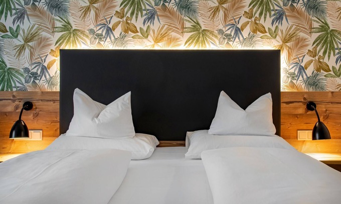 Merklingen Apartment | Double room "Comfort Plus Room" with shower/WC