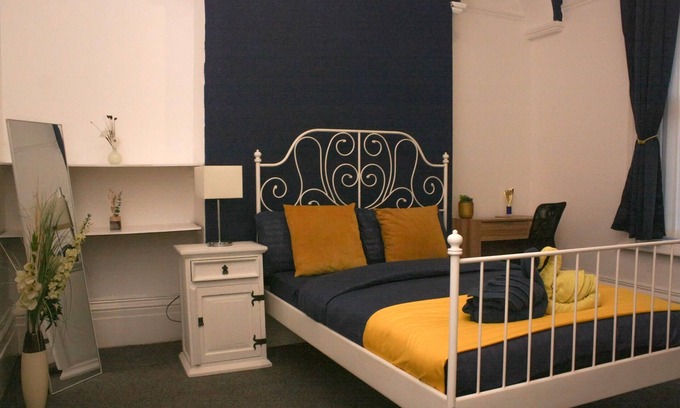 Hartlepool House | Double room in Hartlepool close to local amenities