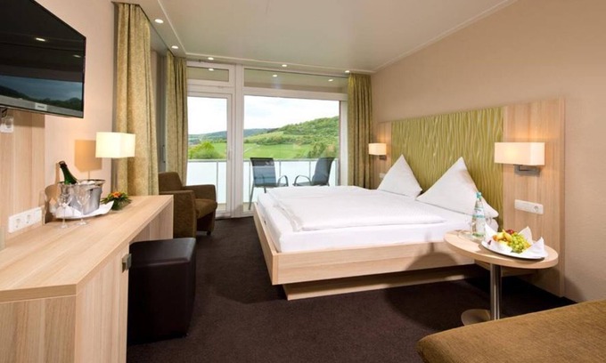 Gerolstein House | Double room Superior - Seehotel am Stausee